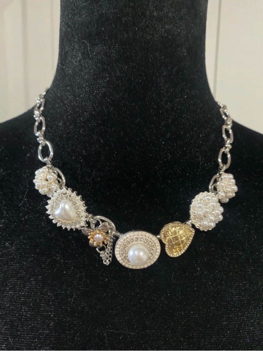Pearl Cluster Statement Necklace/Choker - Silver & Gold